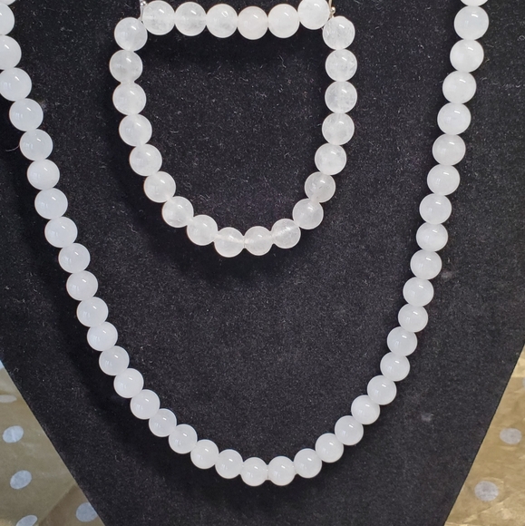 White Jade Beads Necklace - Picture 7 of 7